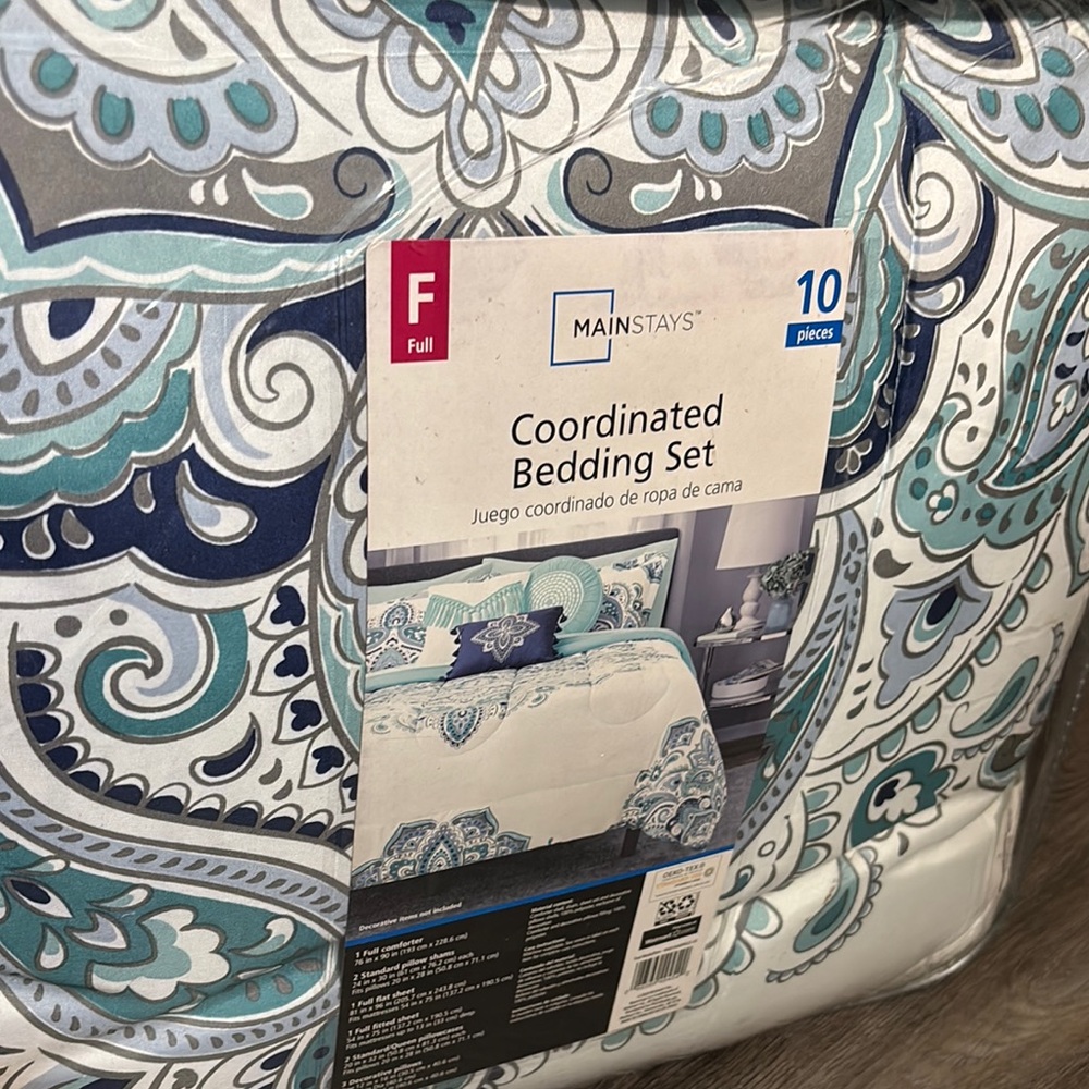 Mainstay Blue and Green Comforter Set with Intricate Design